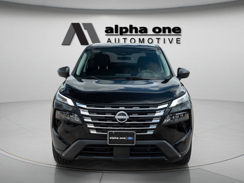 Used 2024 Nissan Rogue S AWD/4WD image 4