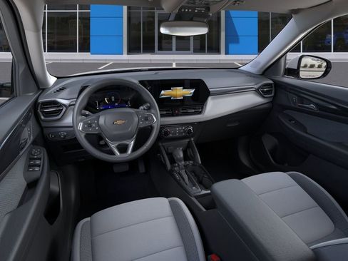 New 2026 Chevrolet TrailBlazer LT w/ LT Cold Weather Package AWD/4WD image 15