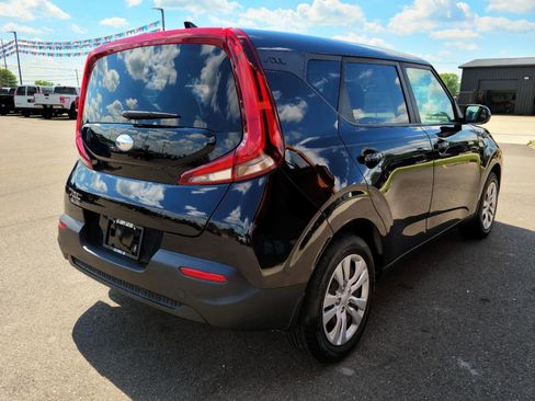 Used 2020 Kia Soul LX FWD image 4