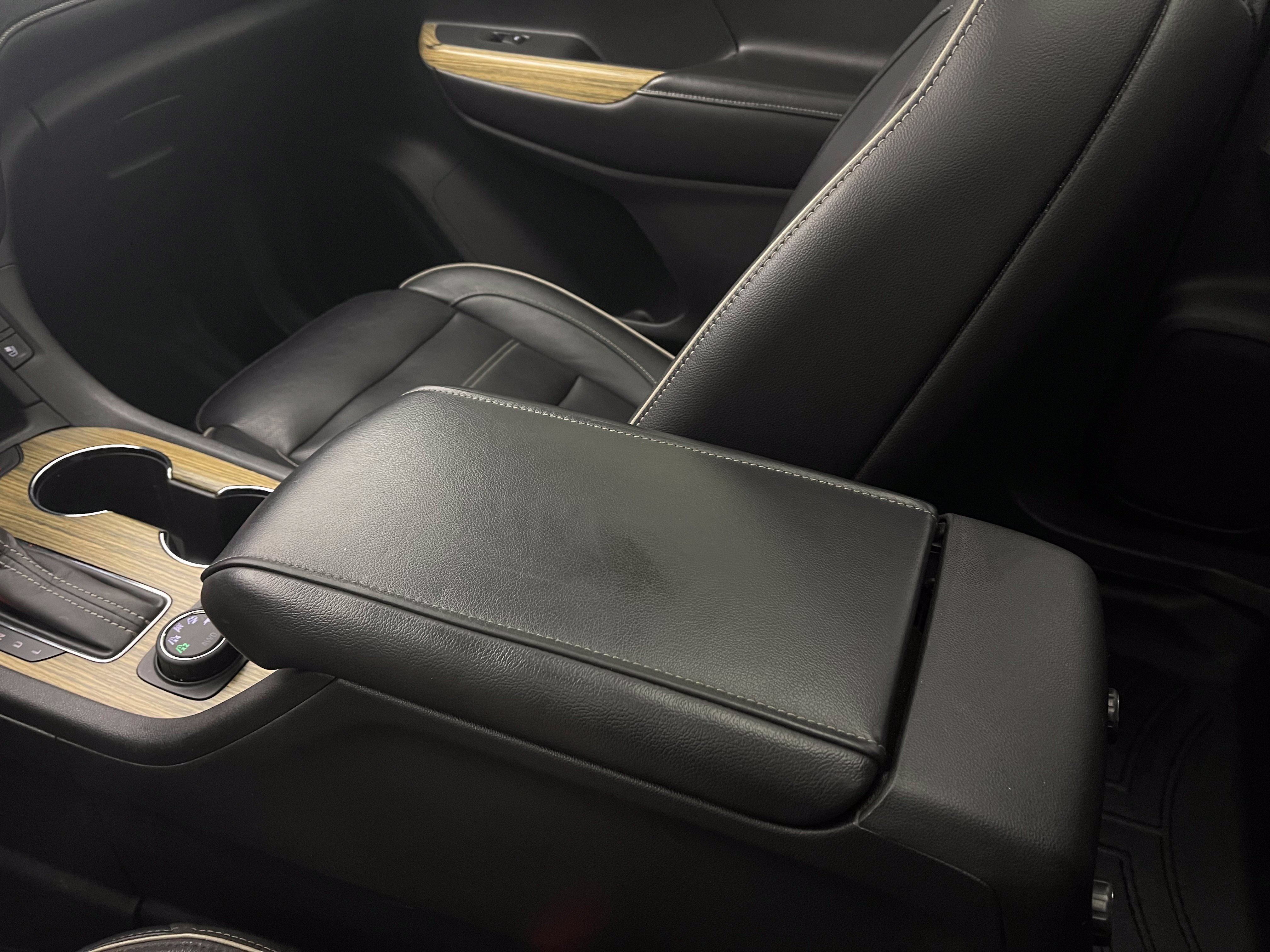 Used 2019 GMC Acadia Denali w/ Technology Package AWD/4WD image 30