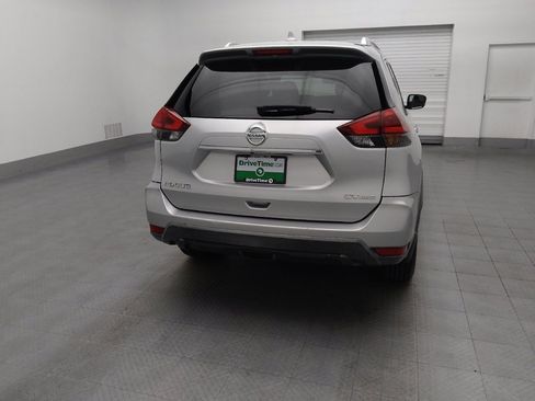 Used 2018 Nissan Rogue SV image 7