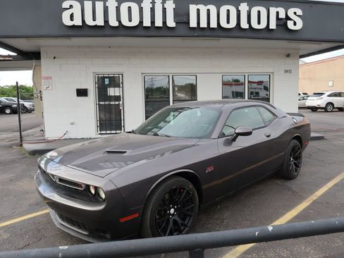 Used 2015 Dodge Challenger R/T w/ Quick Order Package 28B R/T RWD image 1