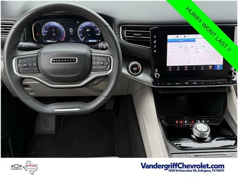 Used 2024 Jeep Wagoneer Series II RWD image 11