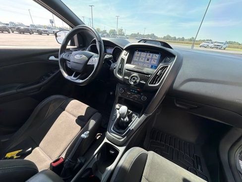 Certified 2017 Ford Focus RS AWD/4WD image 24