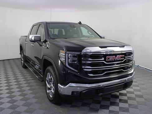 New 2026 GMC Sierra 1500 SLT image 28