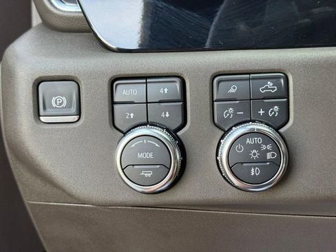 Used 2024 GMC Sierra 1500 SLT w/ SLT Premium Plus Package AWD/4WD image 23