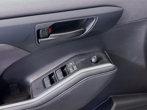 Used 2023 Toyota Highlander LE image 15