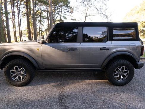 Used 2023 Ford Bronco Badlands image 6