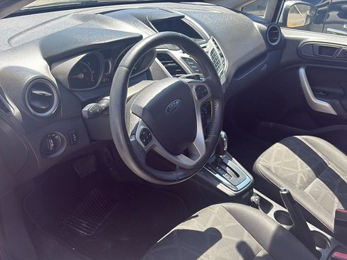 Used 2011 Ford Fiesta SES FWD image 4