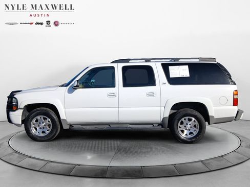 Used 2003 Chevrolet Suburban 4WD image 13