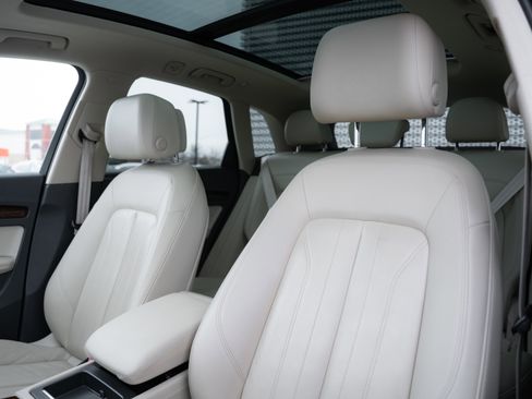 Used 2018 Audi Q5 Prestige w/ Prestige Package image 24