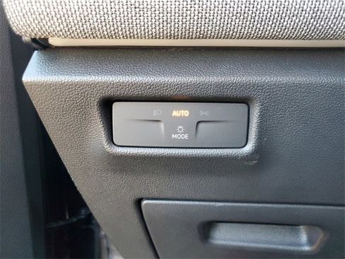 Certified 2025 Volkswagen Tiguan S image 28