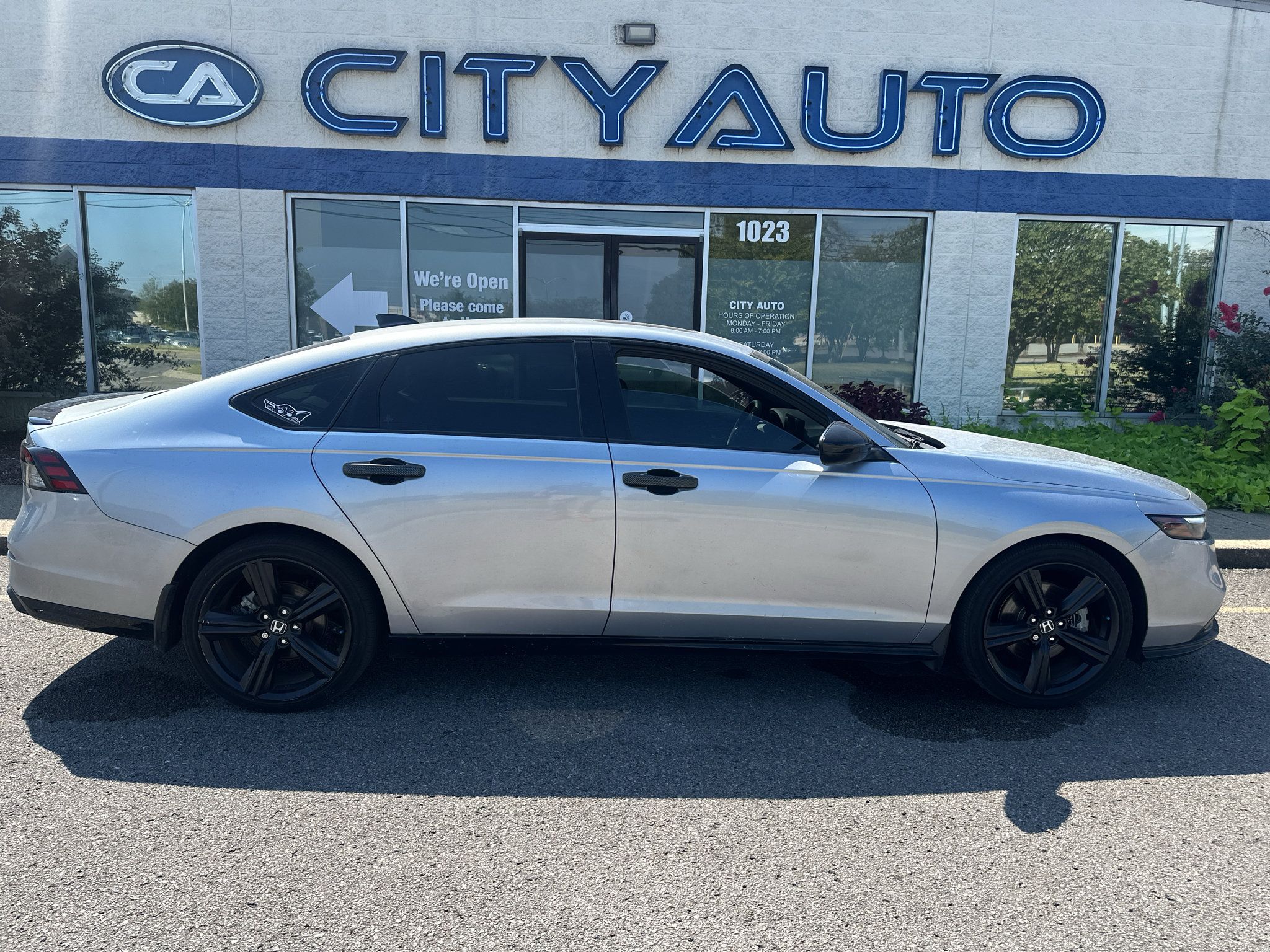 Used 2025 Honda Accord Sport image 3