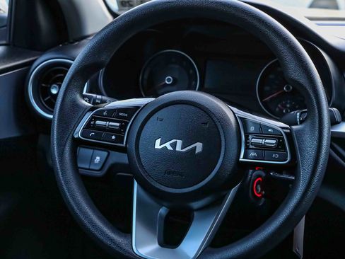 Used 2024 Kia Forte LXS w/ LXS Technology Package image 9