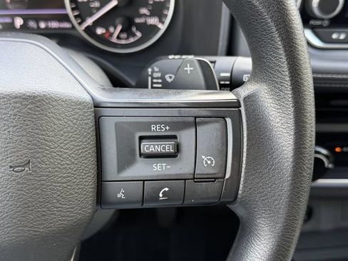 Used 2025 Nissan Rogue S FWD image 16