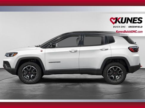 Used 2025 Jeep Compass Trailhawk AWD/4WD image 8