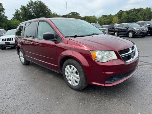 Used 2017 Dodge Grand Caravan SXT w/ Quick Order Package 29G SXT FWD image 7