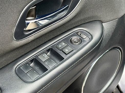 Used 2022 Honda HR-V EX image 17