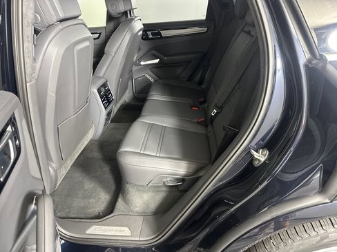 Used 2020 Porsche Cayenne Turbo AWD/4WD image 21