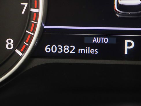 Used 2022 Nissan Pathfinder SL image 16