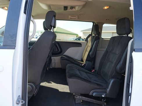 Used 2017 Dodge Grand Caravan SE w/ Power Window Group FWD image 18