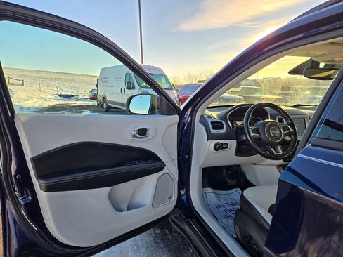 Used 2019 Jeep Compass Latitude w/ Popular Equipment Group image 11