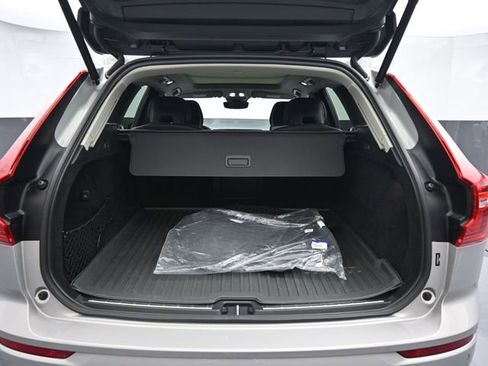 Used 2023 Volvo XC60 B6 Ultimate w/ Climate Package image 30