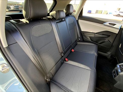 Used 2025 Volkswagen Taos SE image 20