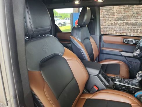 Used 2023 Ford Bronco Outer Banks w/ Sasquatch Package AWD/4WD image 13