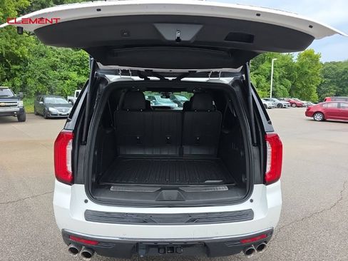 Used 2023 GMC Yukon XL Denali Ultimate AWD/4WD image 32