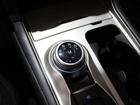 Used 2020 Ford Explorer XLT image 29