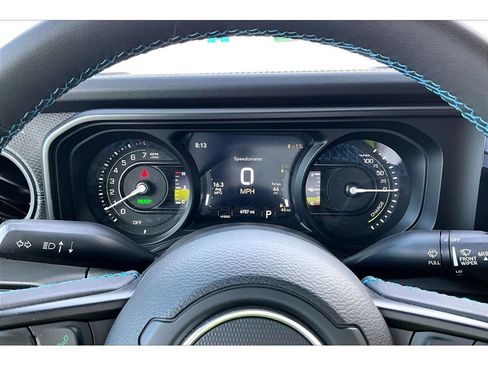 Certified 2024 Jeep Wrangler Unlimited Rubicon 4xe AWD/4WD image 23
