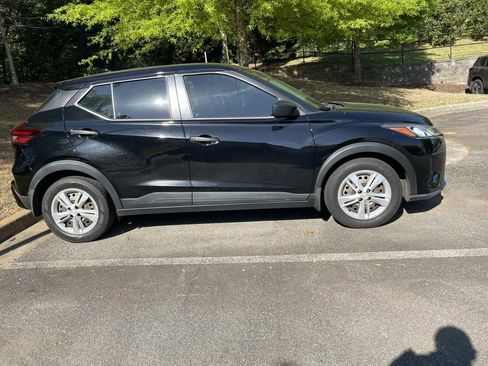 Used 2021 Nissan Kicks S image 6