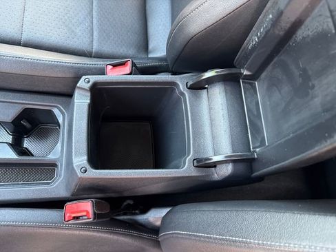 Used 2018 Volkswagen Tiguan SE AWD/4WD image 28
