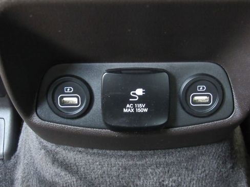 Used 2022 Hyundai Santa Fe Limited image 31