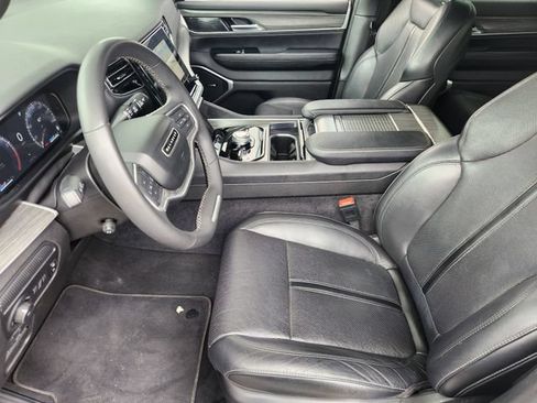 Used 2024 Jeep Wagoneer Series II AWD/4WD image 10