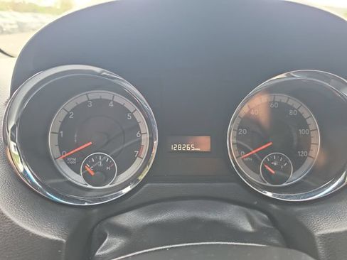 Used 2017 Dodge Grand Caravan SXT FWD image 5