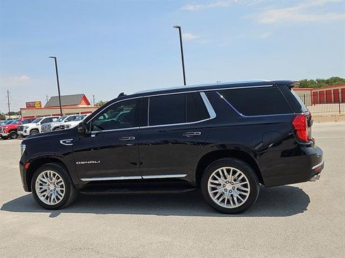 Used 2023 GMC Yukon Denali w/ Advanced Technology Package RWD image 2