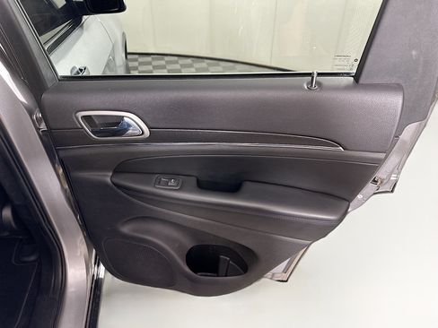 Used 2018 Jeep Grand Cherokee Limited RWD image 30