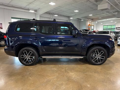 Used 2026 Lexus GX 550 w/ Accessory Package (2T) AWD/4WD image 8