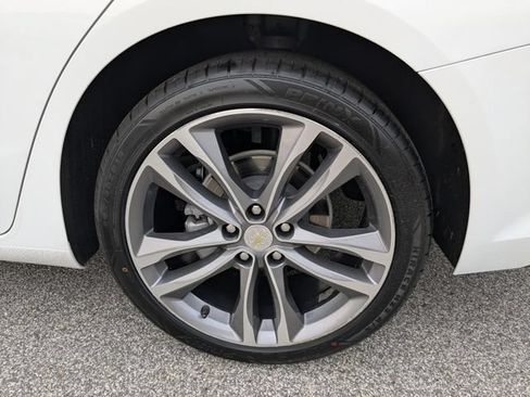 Used 2024 Chevrolet Malibu LT FWD image 17
