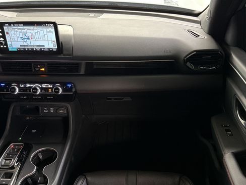 Certified 2025 Honda Pilot Black Edition image 30