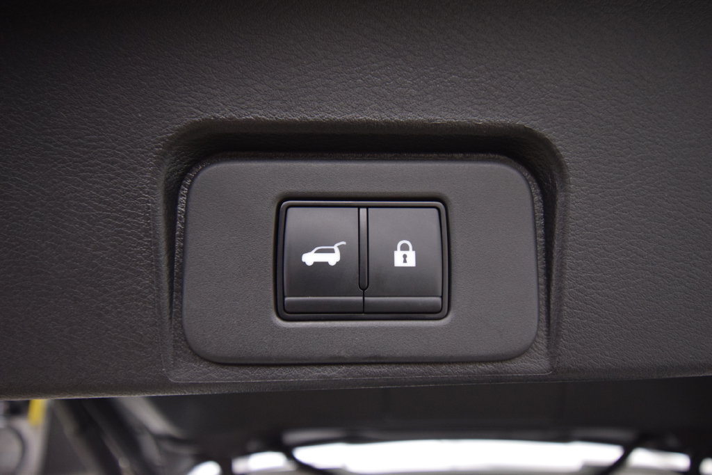 Used 2025 Nissan Rogue SV AWD/4WD image 34