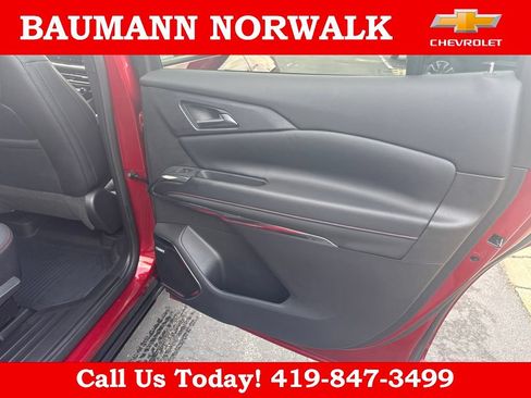Used 2026 Chevrolet Traverse RS w/ LPO, Floor Liner Package FWD image 30