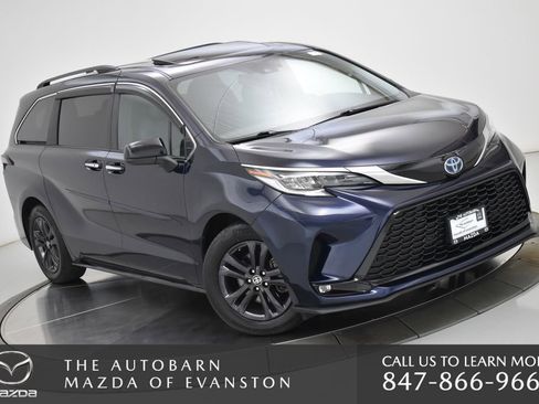 Used 2024 Toyota Sienna XSE AWD/4WD image 2