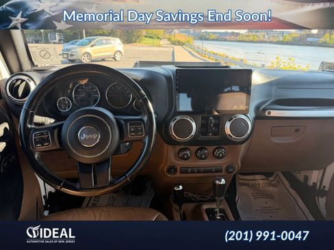 Used 2016 Jeep Wrangler Unlimited Sahara w/ Connectivity Group AWD/4WD image 42