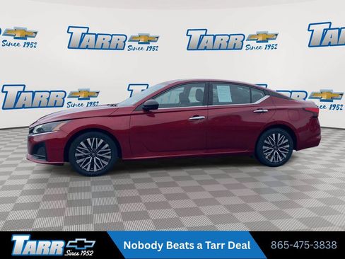 Used 2024 Nissan Altima 2.5 SV FWD image 5