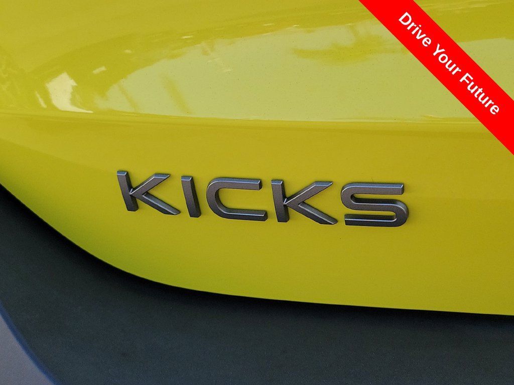 Used 2025 Nissan Kicks SR AWD/4WD image 28