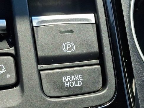Used 2023 Honda Pilot Elite image 25