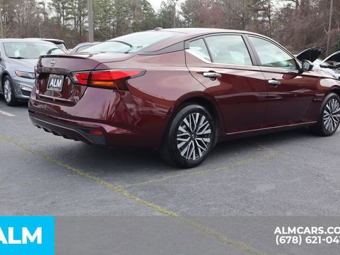 Used 2025 Nissan Altima 2.5 SV FWD image 6